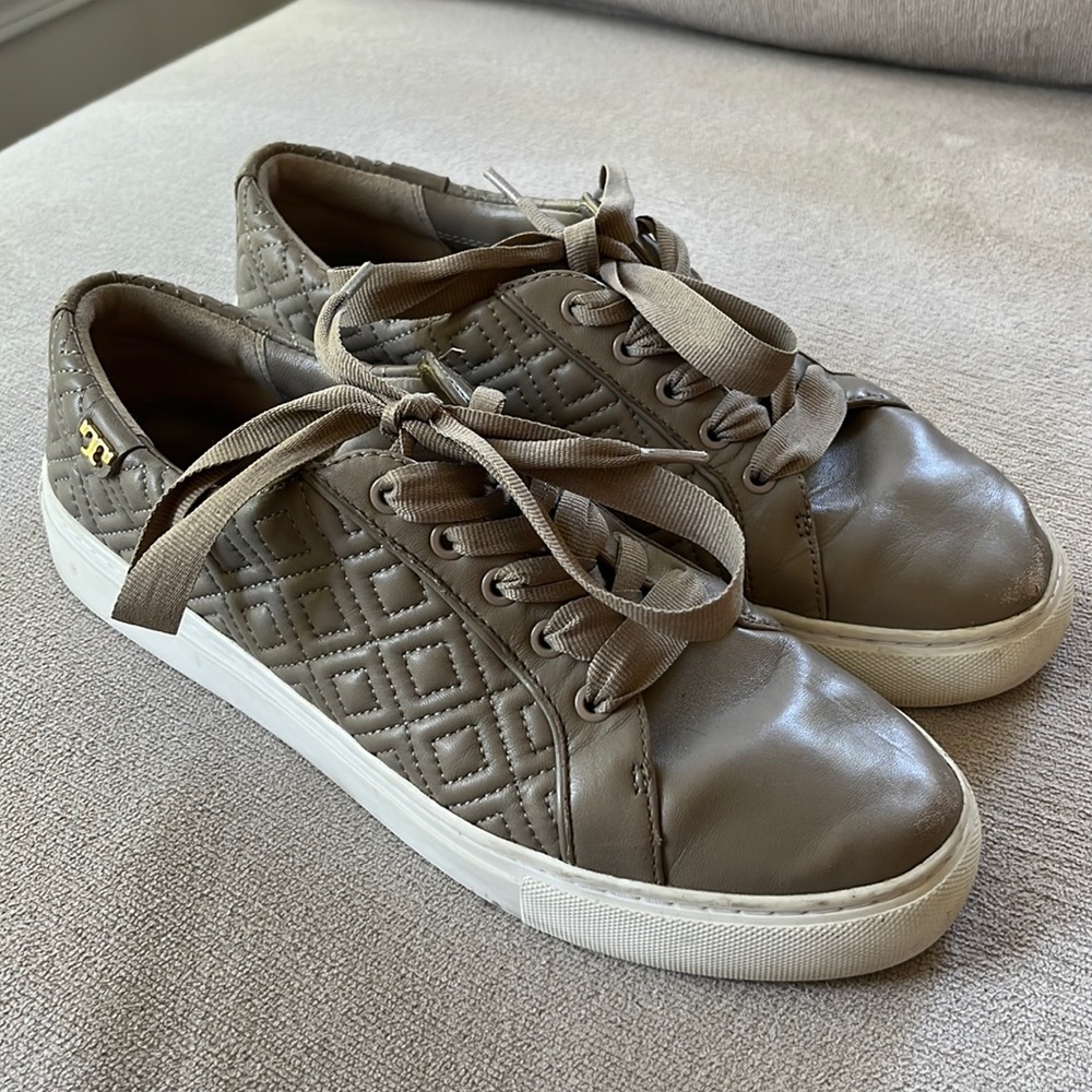 Tory Burch grey sneaker tennis shoe size 8.5